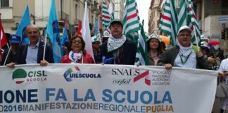 Continua la protesta del personale docenti