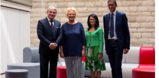 La principessa Beatrice di Borbone visita la città