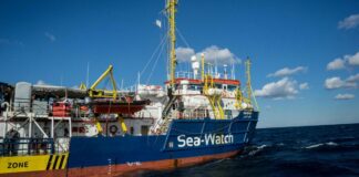 Sea Watch, flash mob a Trani del Coordinamento per i diritti della Bat