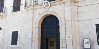 Al Bar Mocambo tra Peroni, Archivio e vecchi rinco…