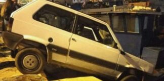 Perde il controllo dell’auto rischiando di finire in mare
