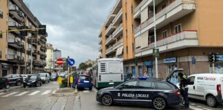 Incidente tra bus e autovettura in Corso De Gasperi, nessun ferito
