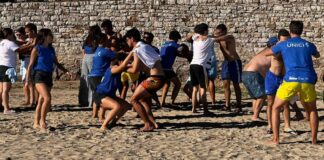 Giochi e divertimento in spiaggia per i ragazzi di Trani Autism Friendly