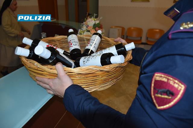 olio donato La bella storia che arriva da Andria la donazione ieri all’Istituto Figlie del Divino Zelo di Trani (2)
