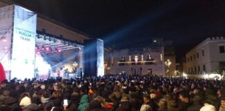 Capodanno a Trani con Edoardo Bennato e il passaggio della Fiacca Olimpica