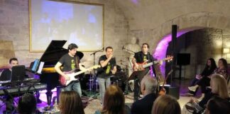 Christmas Party: la magia del cantautorato italiano a Palazzo Beltrani per “Le Vie del Natale”