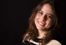 Sara Fiumefreddo presenta “Il profilo migliore” a Trani da Crocevia dei Mondi