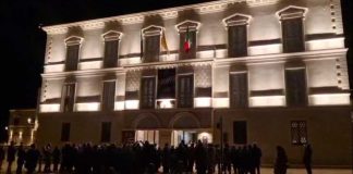 Illuminazione artistica sulla facciata restaurata di Palazzo Lodispoto