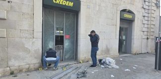 Assalto al bancomat Credem in via Cavour: due forti esplosioni nella notte
