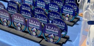 Triathlon Trani Olimpico: la vittoria più bella è l’abbraccio sul traguardo di Betta