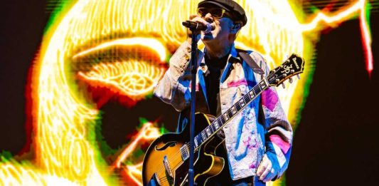 Luca Carboni fa tappa a Trani con il suo “Rio ari o Live”