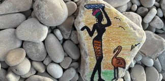 La poesia dei sassi: a Trani l’arte spontanea che colora il “Macello”