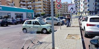 Finestrini dell’auto sfondati con delle pietre, interviene la polizia Scientifica