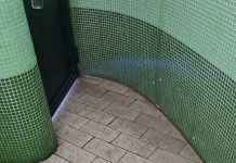 In attesa dei lavori ok ma i bagni di piazza della Repubblica restano impresentabili