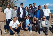 Delegazione di ragazzi di Trani Autism Friendly ripulisce la spiaggia di Boccadoro