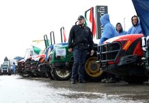 Agricoltori ed autotrasportatori in strada anche da Trani: “Fermati 5 minuti e protesta con noi!”