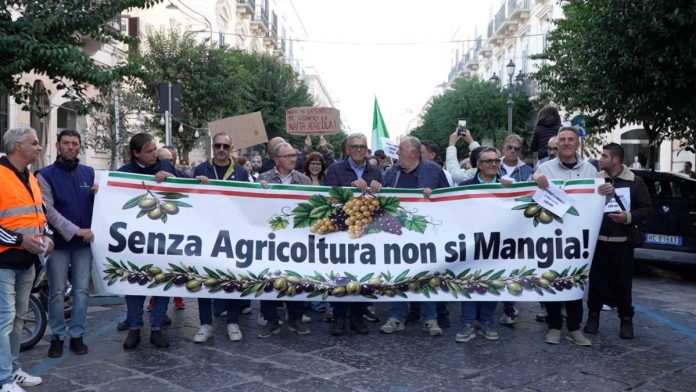 Trani-protesta-caro-vita-Galiano-23-10-26